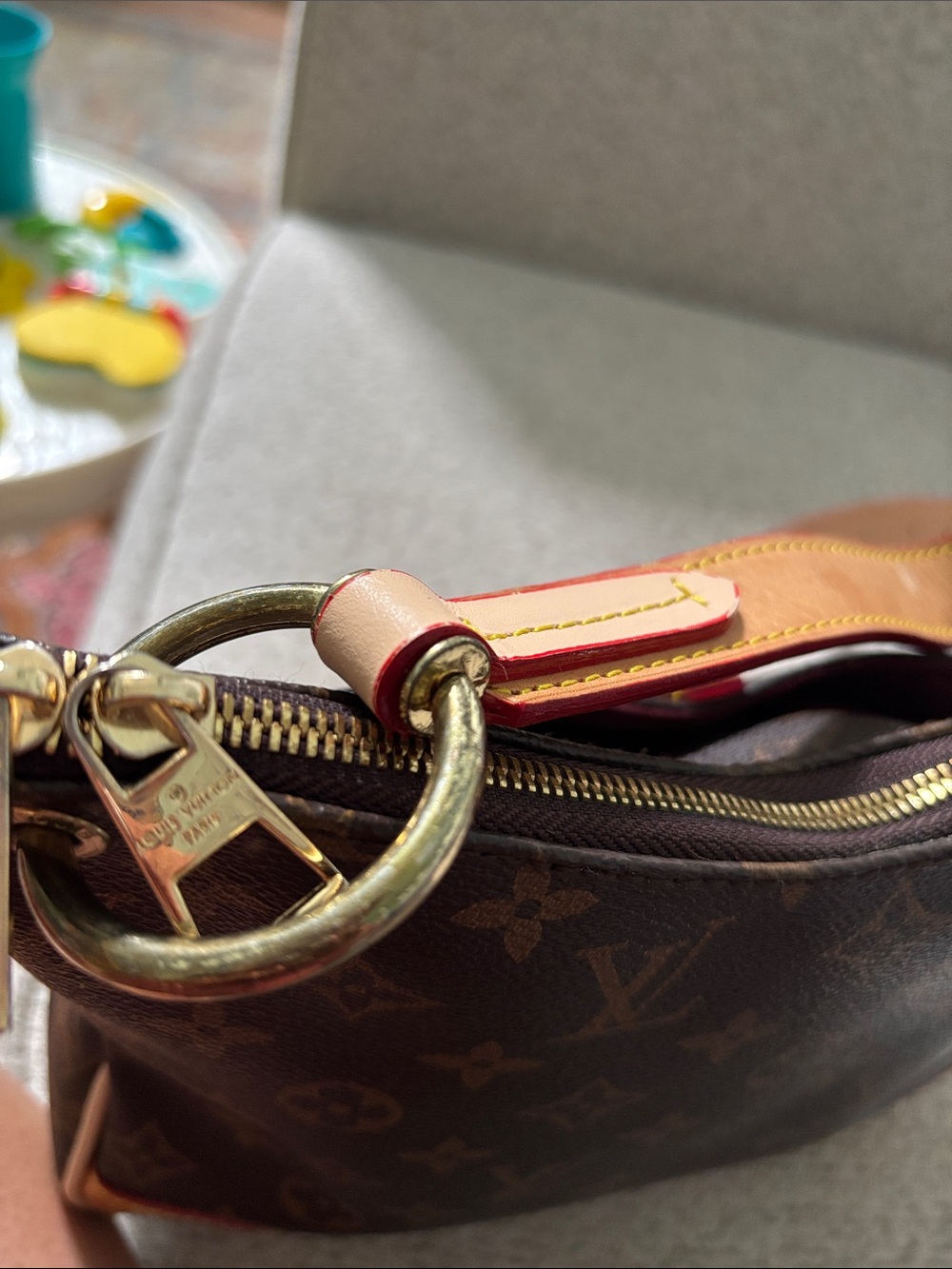 *FASHION* Brown Monogram Shoulder Bag with Tan Leather Trim - Picture 9 of 17